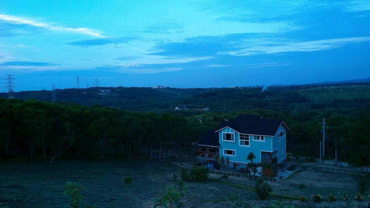 現場實景拍攝。寧淨的藍